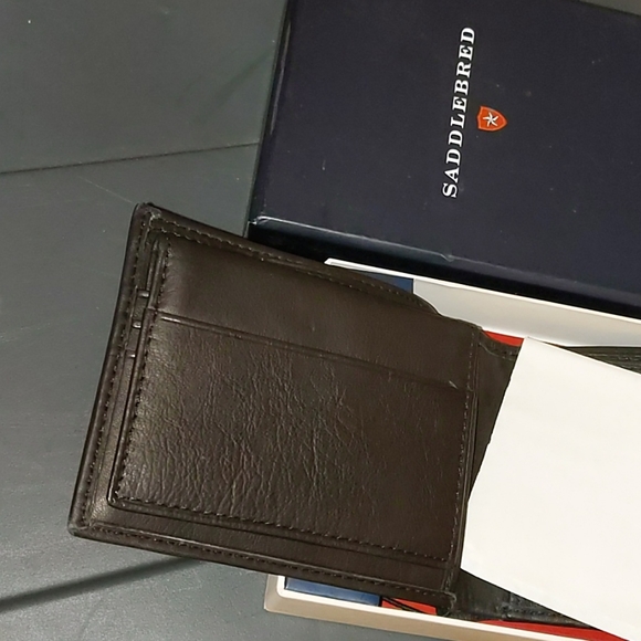 New! Saddlebred black leather wallet and passcase - Picture 4 of 8